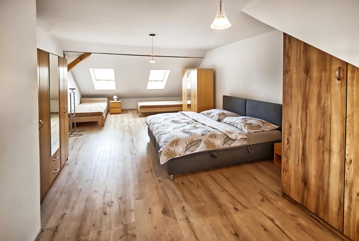 Nice Accommodation In Mikulov Exterior foto